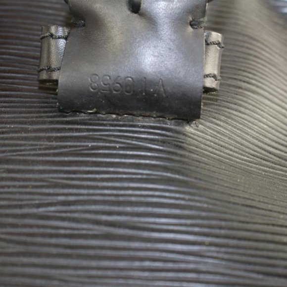 Louis Vuitton Black Epi Leather Noir Sac a Dos Sling Backpack with Pouch 1LV1103 - Picture 3 of 12